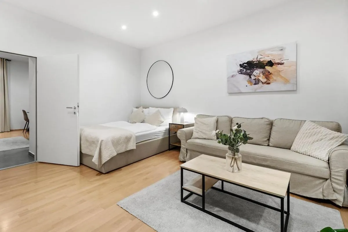Apartment 10 Minutes To Metro I Next To Schoenbrunn I Wifi Vienna